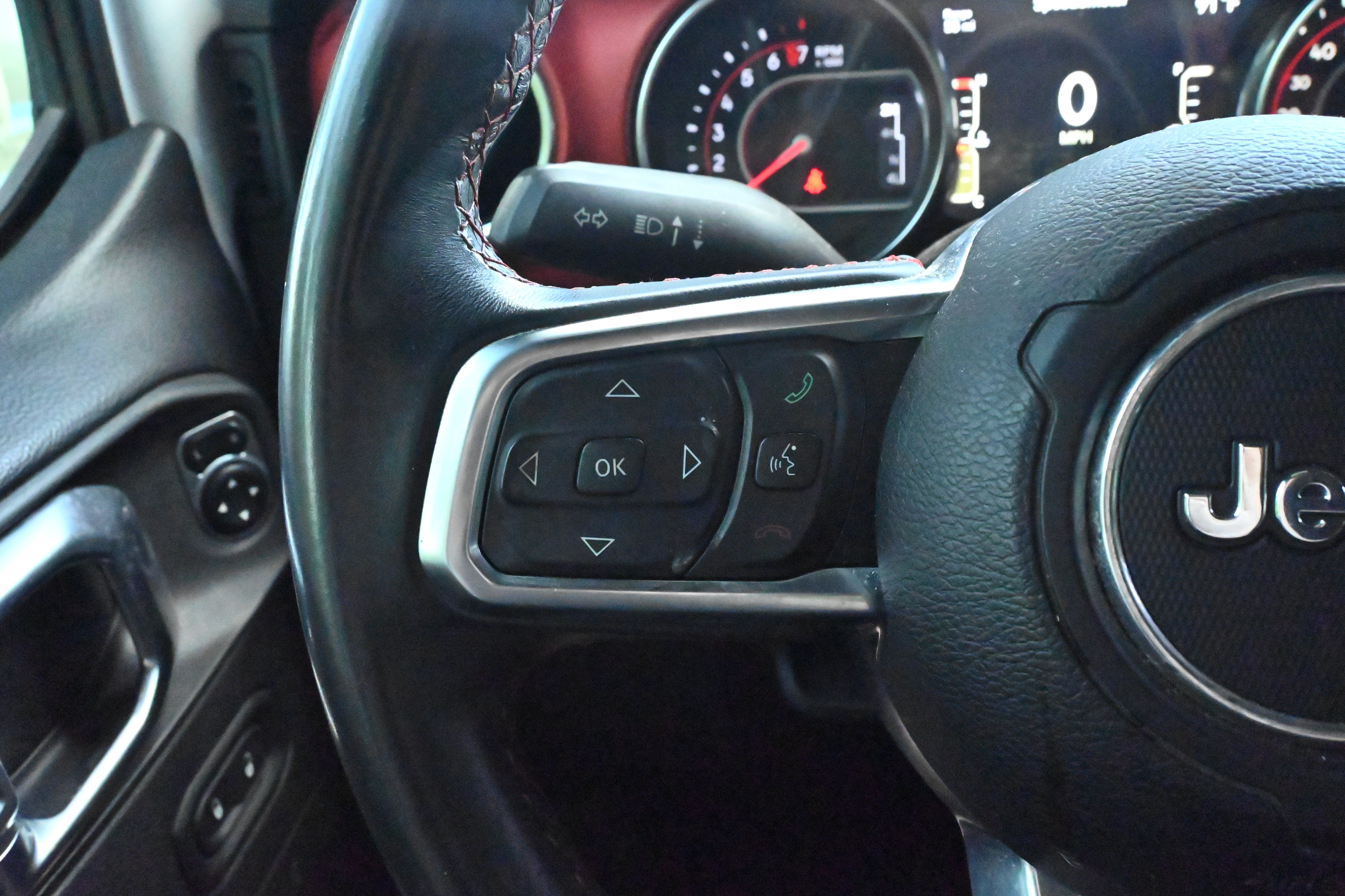 Used 2018 Jeep Wrangler Unlimited Rubicon AWD/4WD image 15