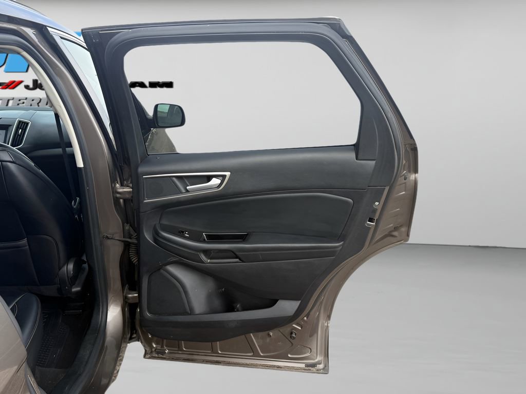 Used 2019 Ford Edge SEL w/ Equipment Group 201A image 11