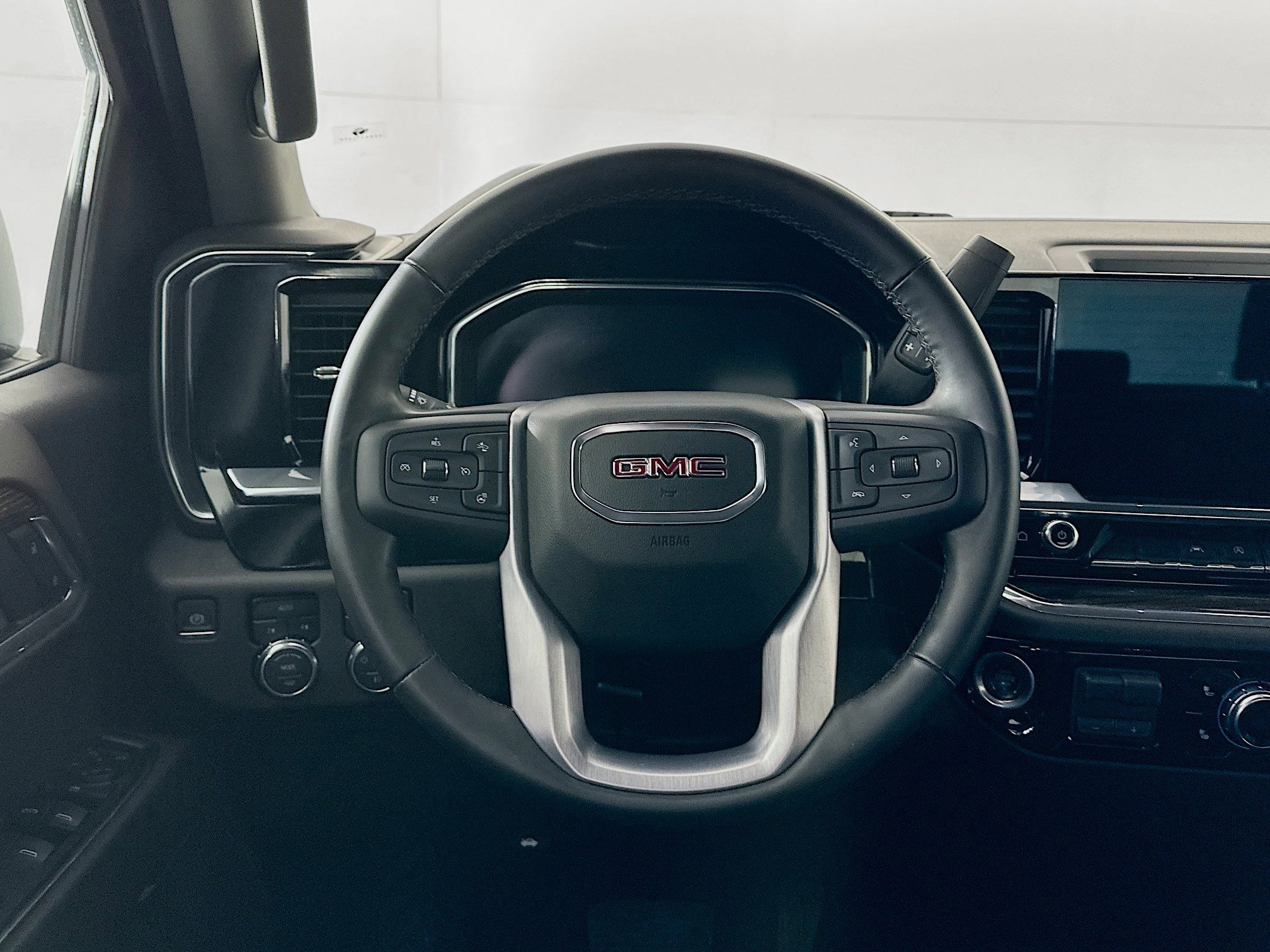 Used 2025 GMC Sierra 1500 Elevation image 17