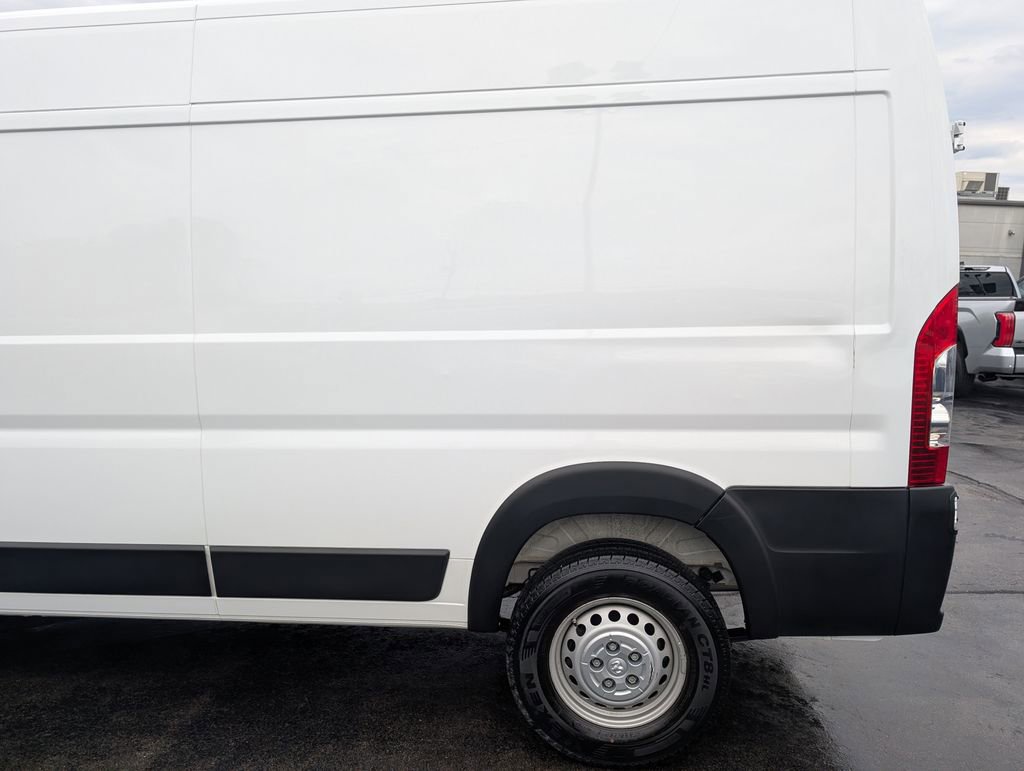 Used 2025 RAM ProMaster 2500 w/ Convenience Group FWD image 4