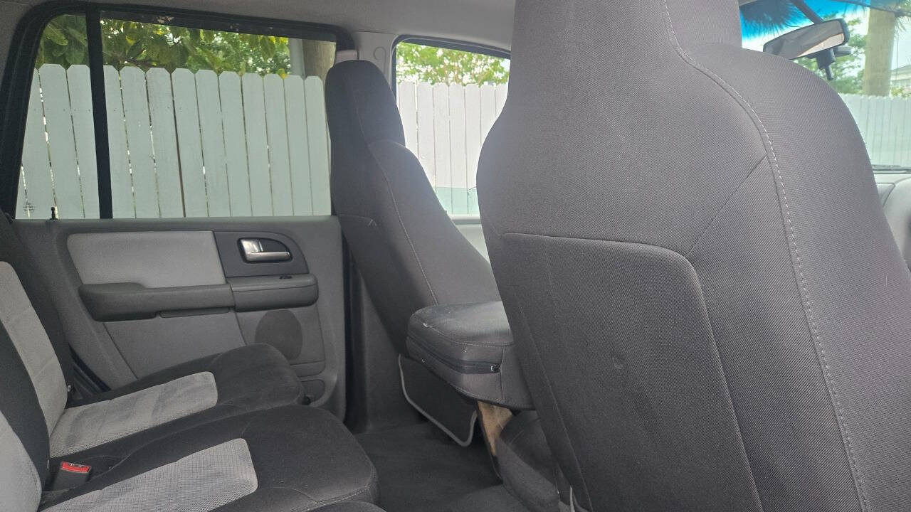 Used 2004 Ford Expedition XLS AWD/4WD image 11