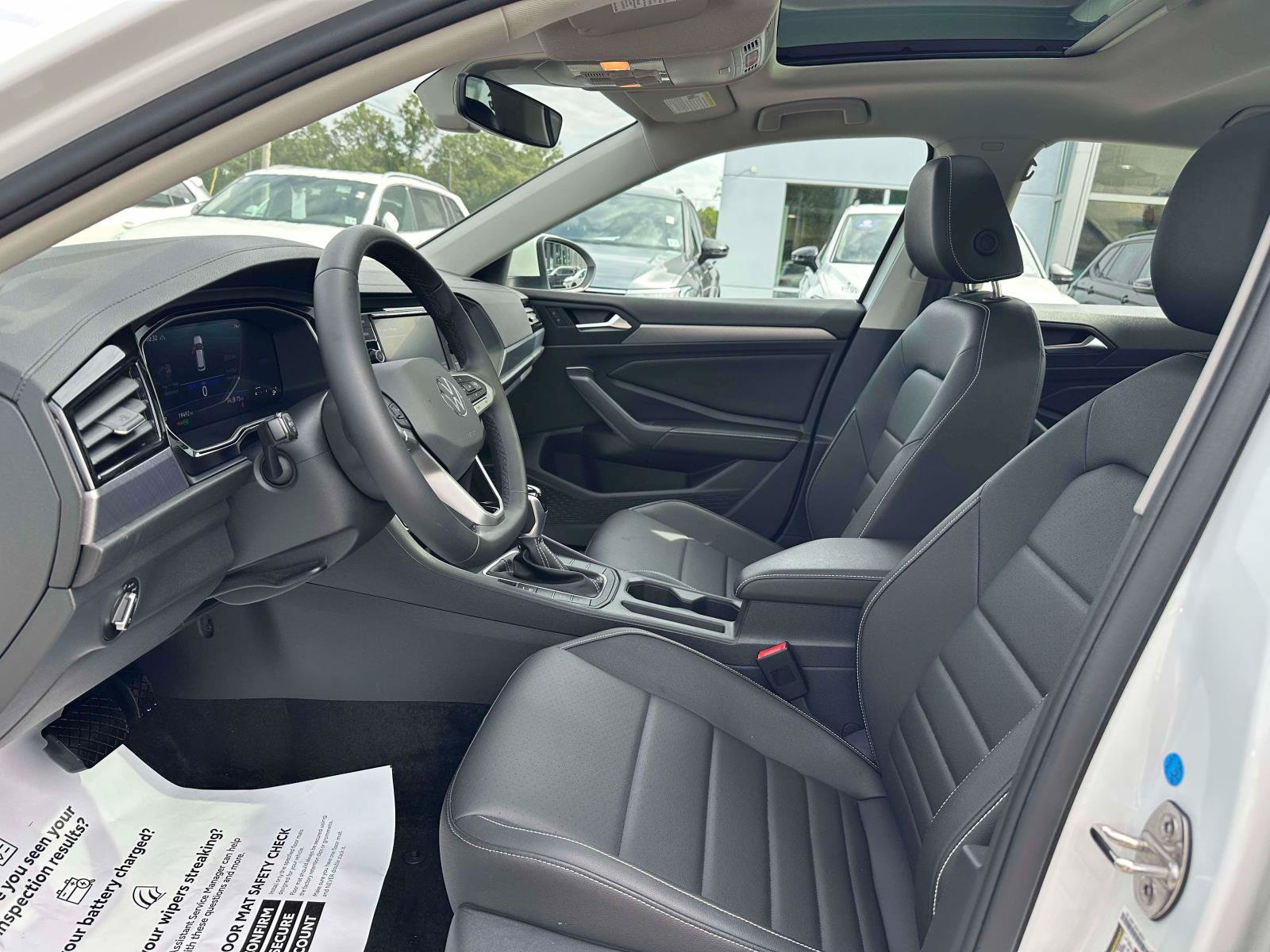Used 2024 Volkswagen Jetta SE w/ Panoramic Sunroof Package FWD image 17