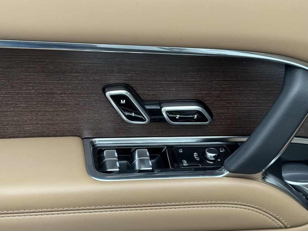 Certified 2023 Land Rover Range Rover SE image 14