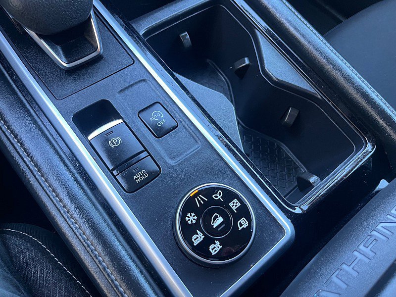 Used 2024 Nissan Pathfinder SV image 33