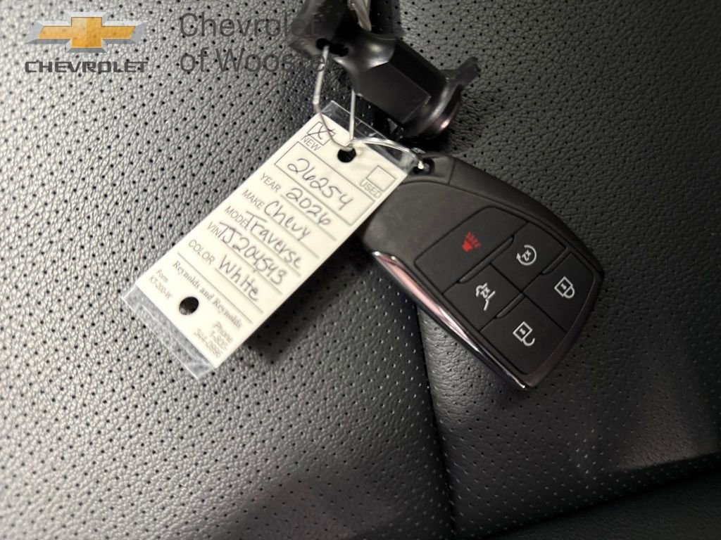 New 2026 Chevrolet Traverse RS w/ LPO, Floor Liner Package image 37