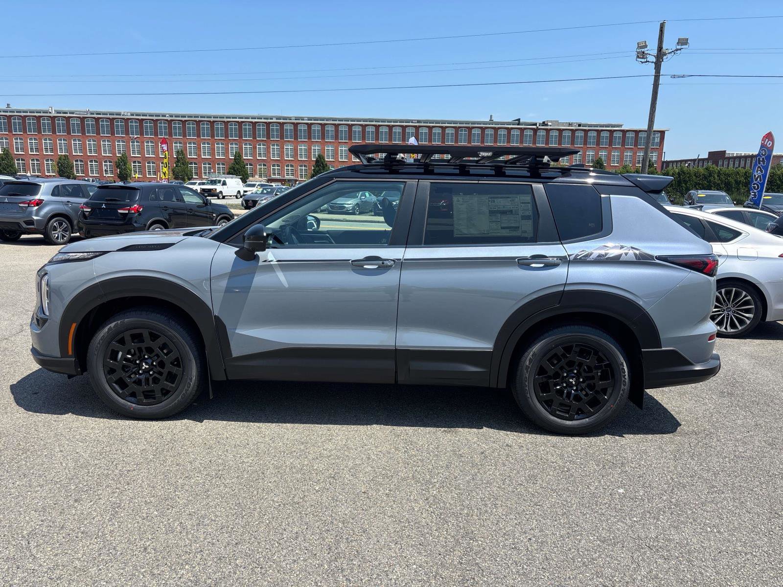 New 2025 Mitsubishi Outlander AWD image 2