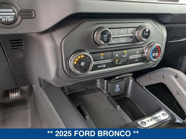 New 2025 Ford Bronco Badlands AWD/4WD image 14