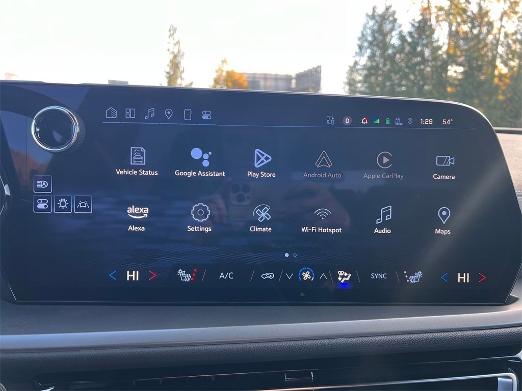 Used 2024 Chevrolet Traverse LT image 24