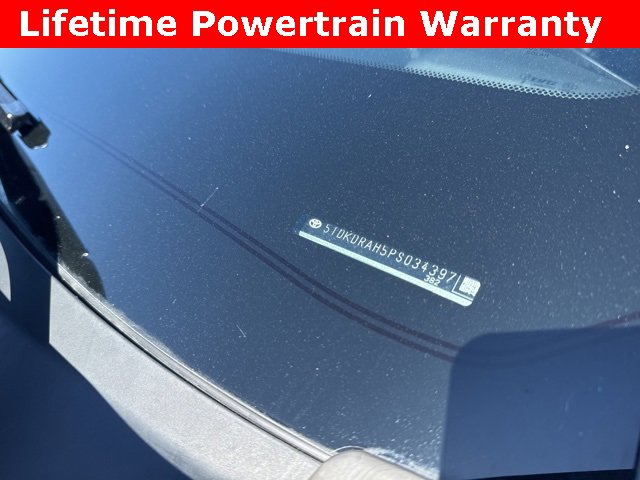 Used 2023 Toyota Highlander LE image 20