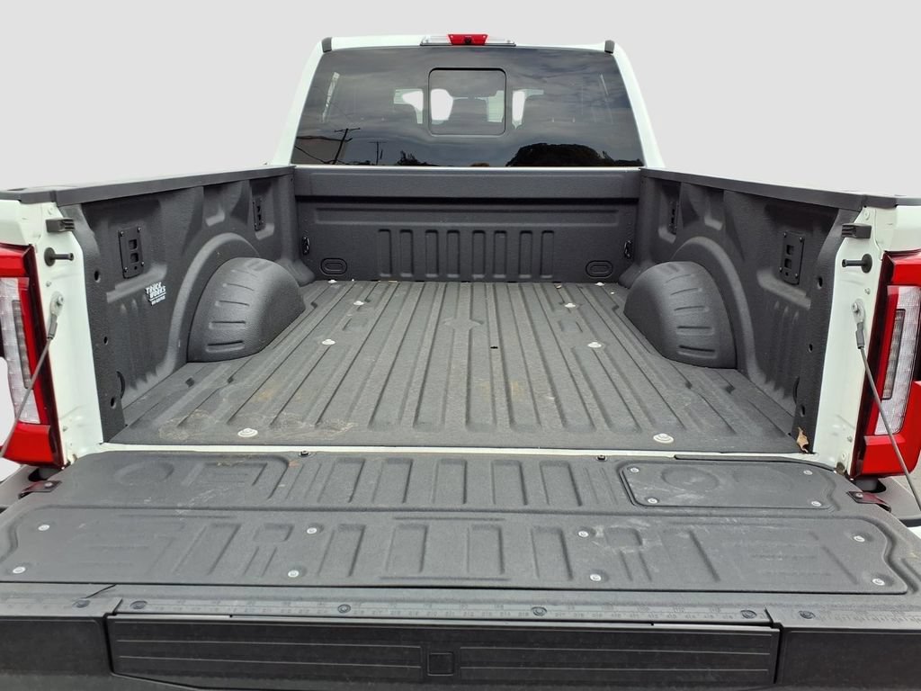 New 2025 Ford F250 Platinum w/ FX4 Off-Road Package AWD/4WD image 31