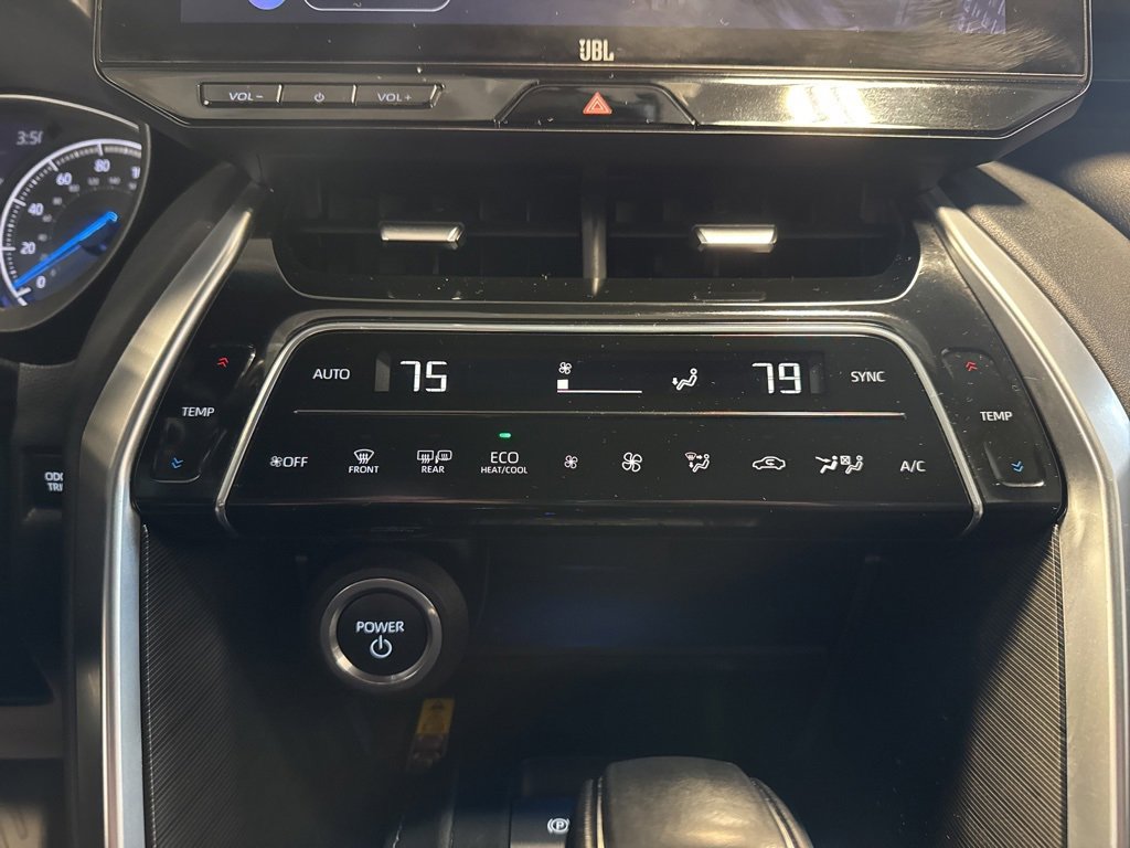 Used 2024 Toyota Venza XLE image 15