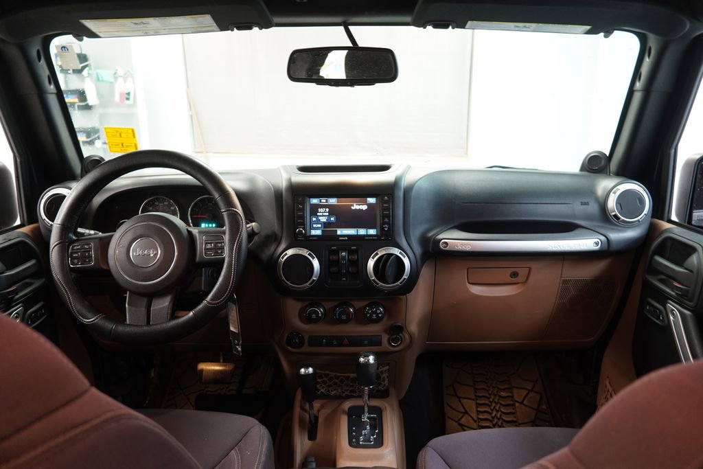 Used 2013 Jeep Wrangler Unlimited Rubicon w/ Connectivity Group image 17