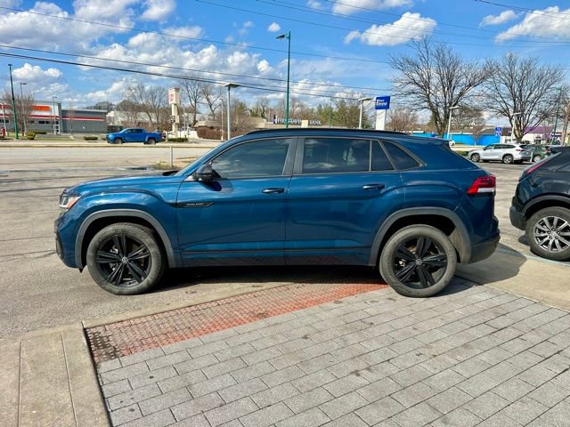 Certified 2023 Volkswagen Atlas Cross Sport SEL R-Line image 4