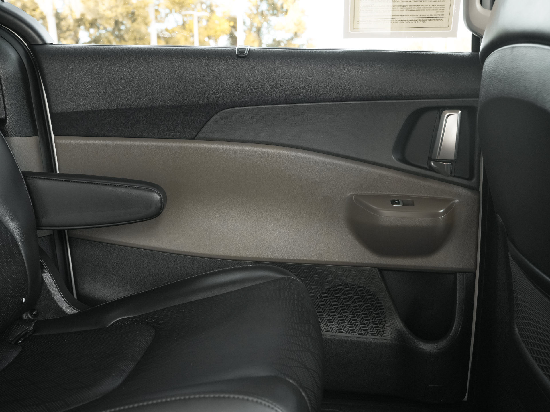 Used 2026 Kia Carnival EX FWD image 42