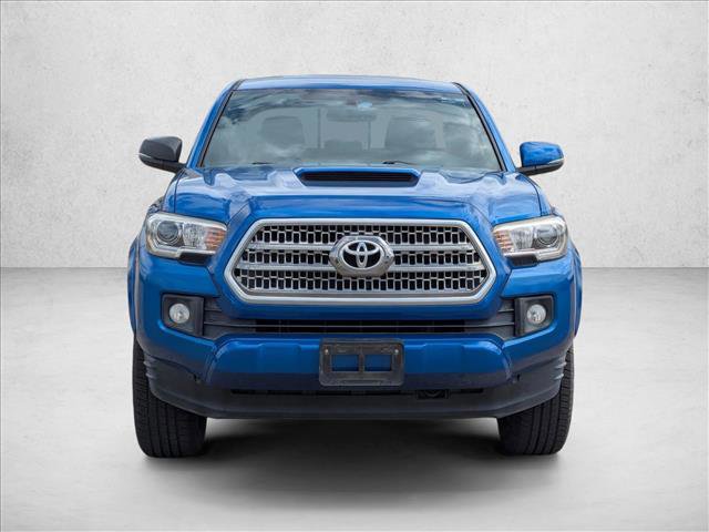 Used 2017 Toyota Tacoma TRD Sport w/ Tow Package image 2