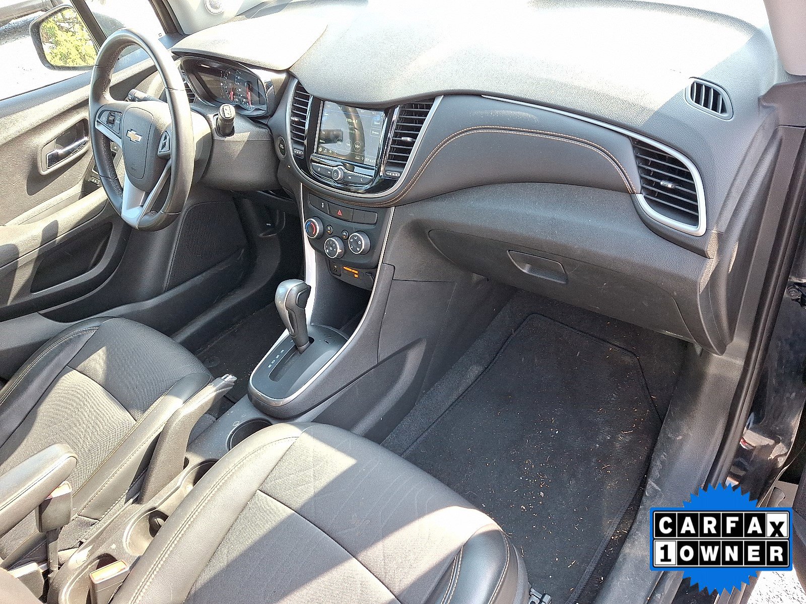 Used 2019 Chevrolet Trax LT w/ LT Convenience Package AWD/4WD image 39