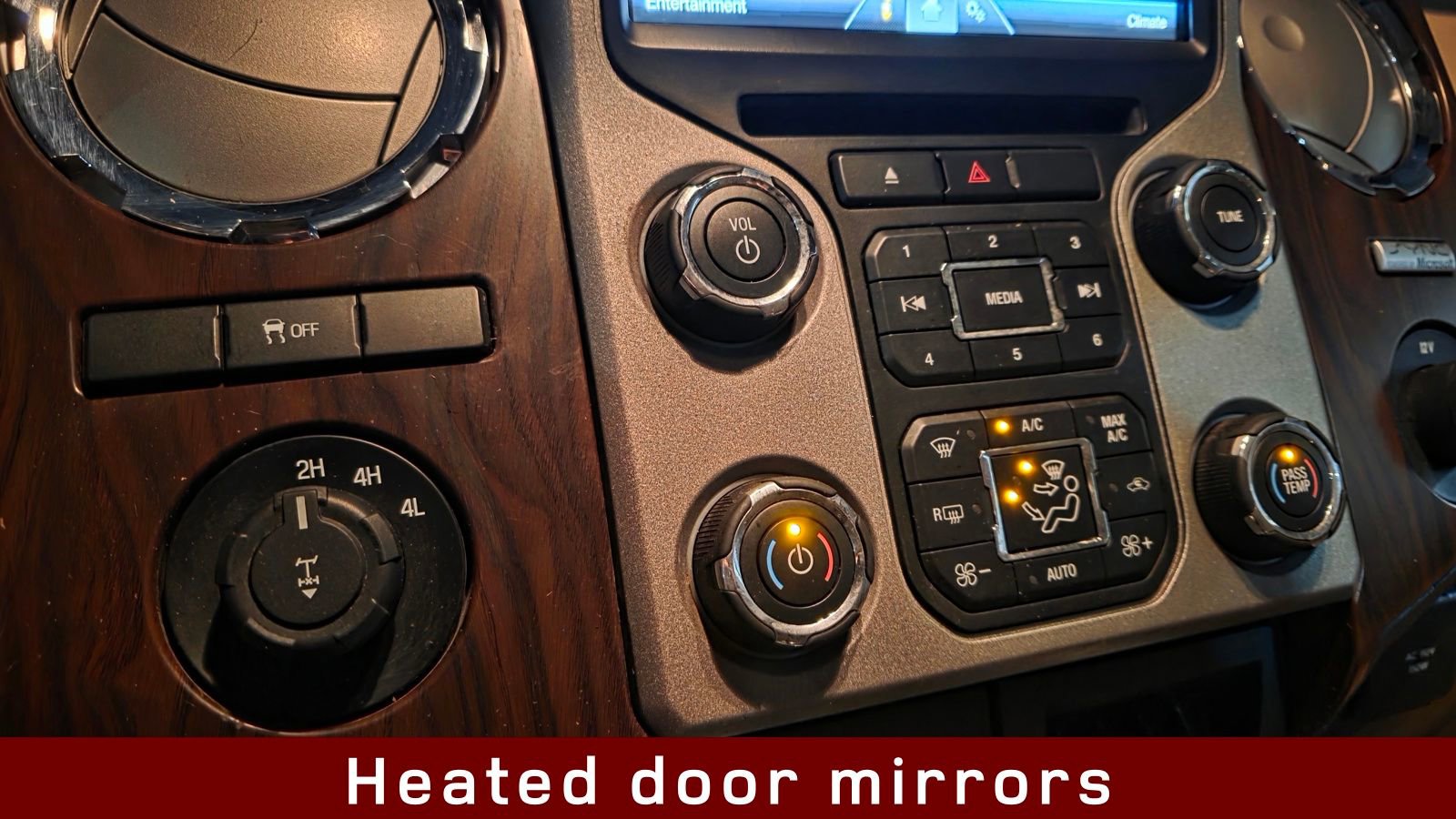 Used 2015 Ford F250 Lariat w/ Lariat Interior Package image 17