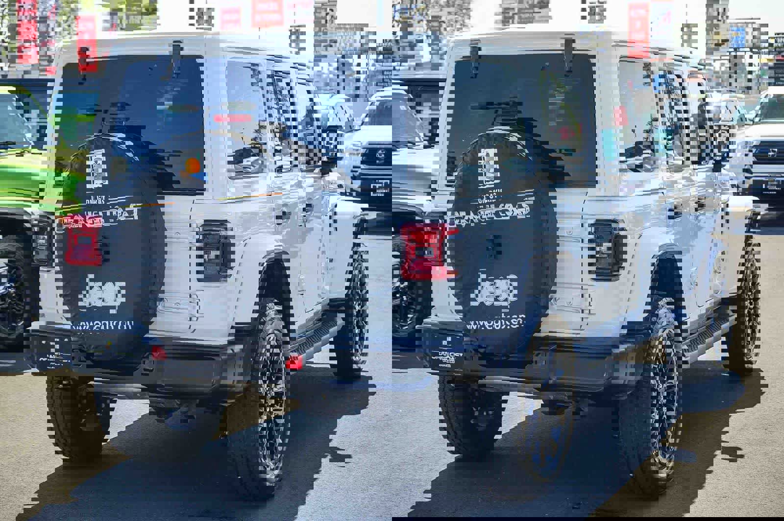 Used 2025 Jeep Wrangler Sahara image 4