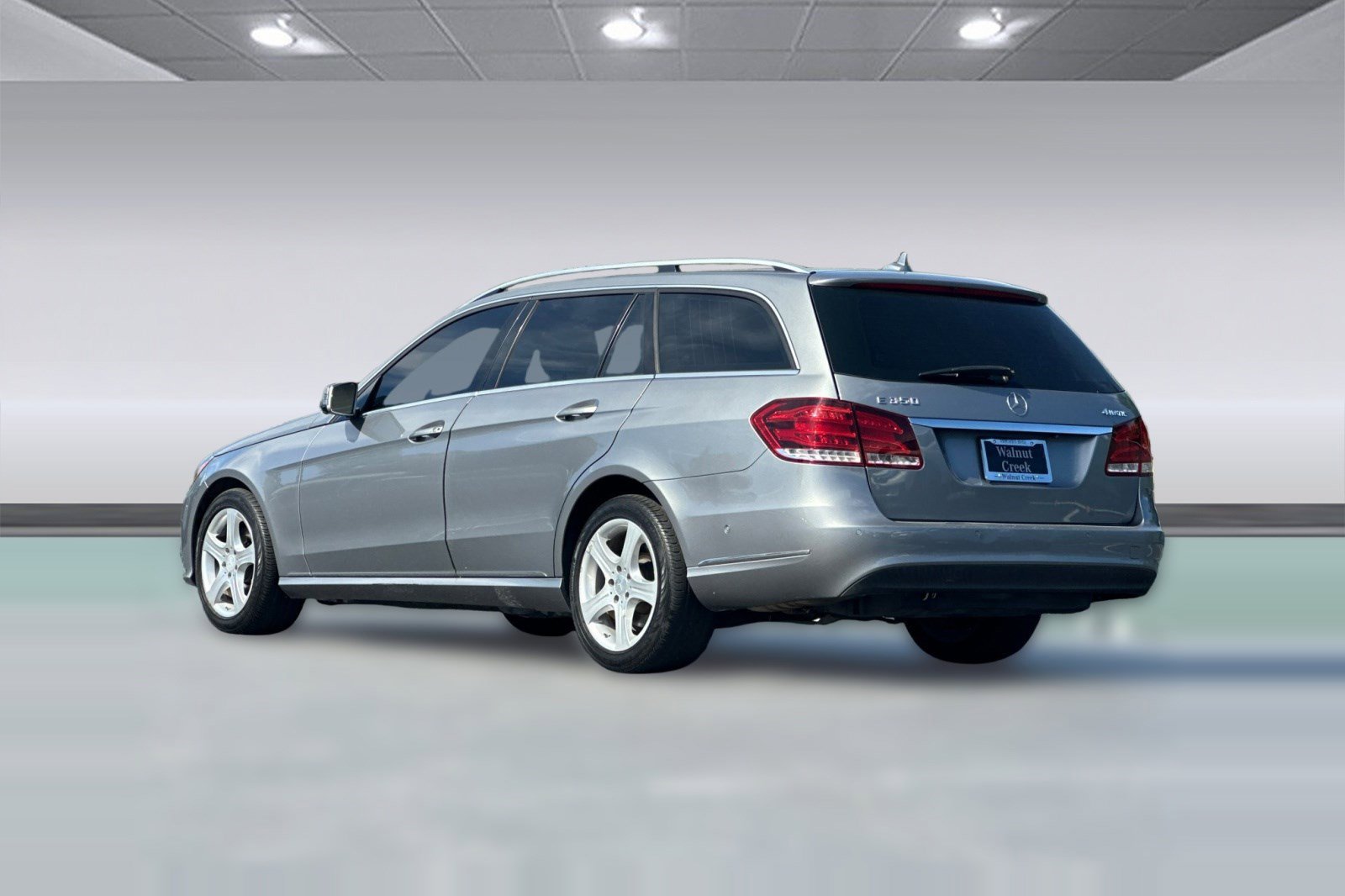 Used 2014 Mercedes-Benz E 350 4MATIC Wagon image 3