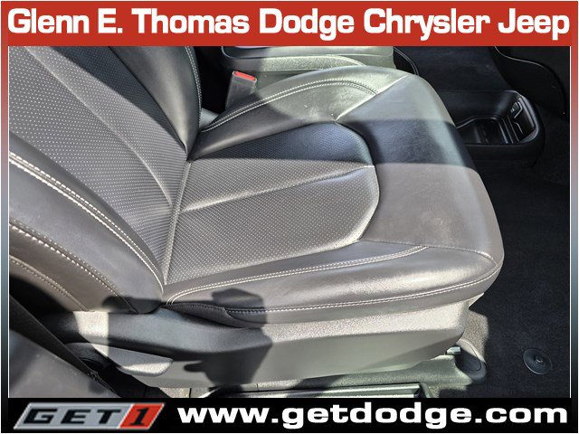 Certified 2023 Chrysler Pacifica Touring-L w/ S Appearance Package image 37