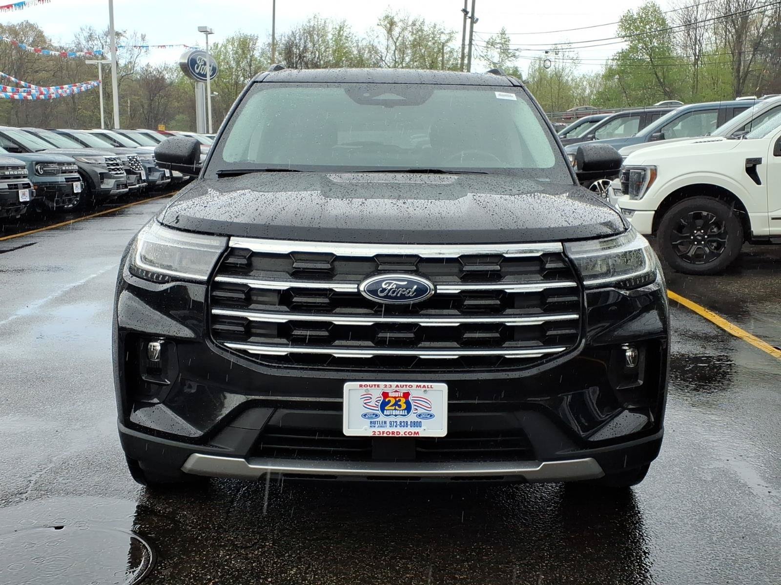 Certified 2025 Ford Explorer Active w/ Active Comfort Package AWD/4WD image 2