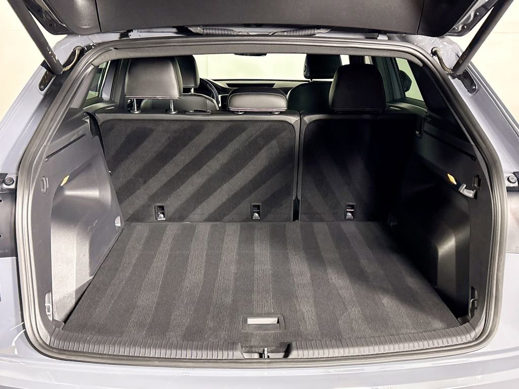 Used 2023 Volkswagen Atlas Cross Sport SEL R-Line image 22