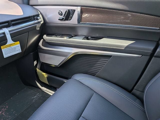 New 2027 Cadillac Vistiq Sport w/ LPO, Trailering Package AWD/4WD image 17
