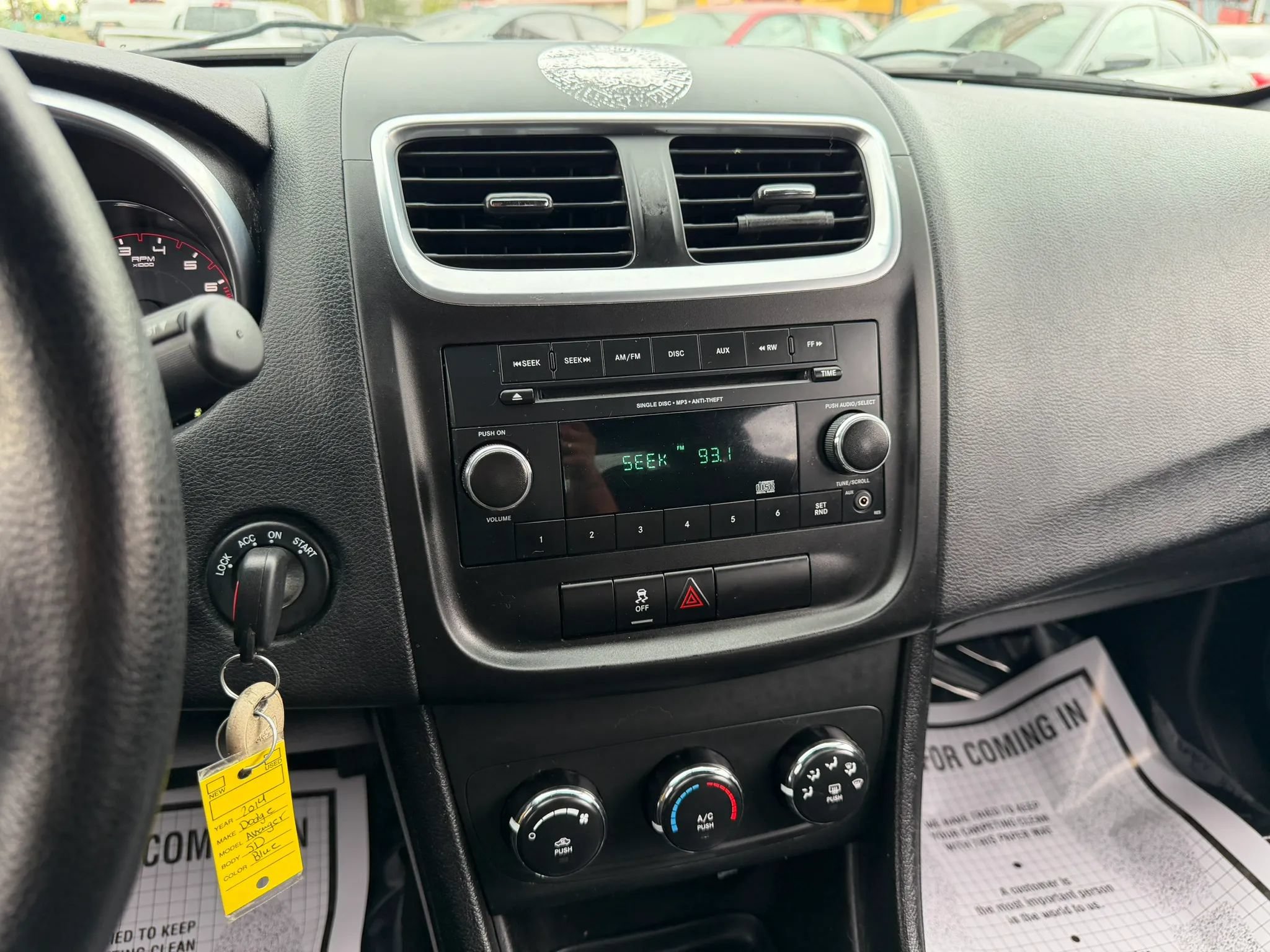 Used 2014 Dodge Avenger SE FWD image 31