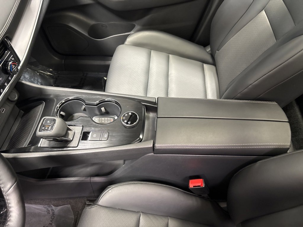 Used 2023 Nissan Rogue SV w/ SV Premium Package image 21