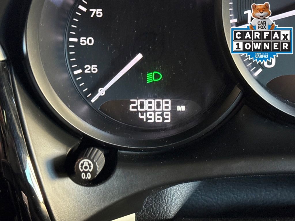 Used 2023 Porsche Macan Turbo image 19