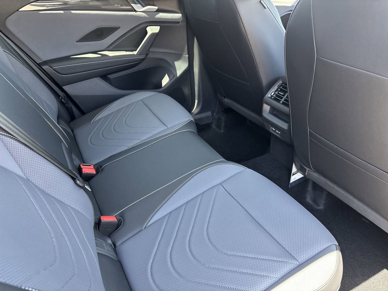 New 2026 Volkswagen Tiguan SE FWD image 9