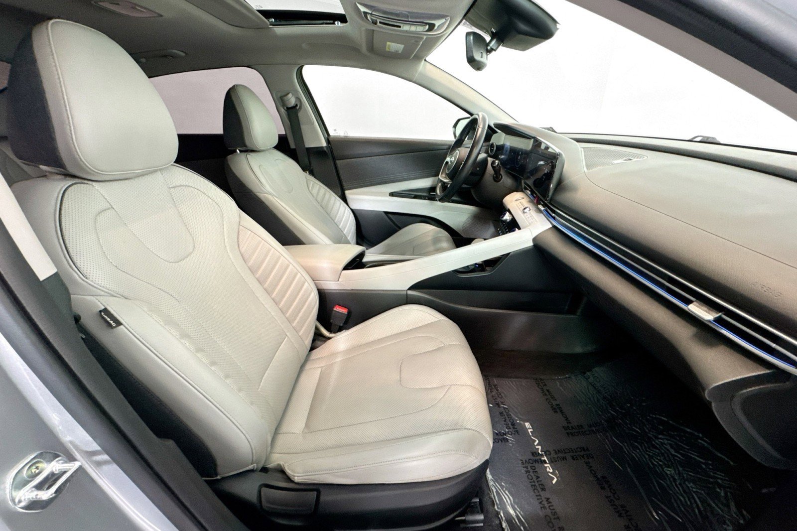 Used 2021 Hyundai Elantra Limited image 27