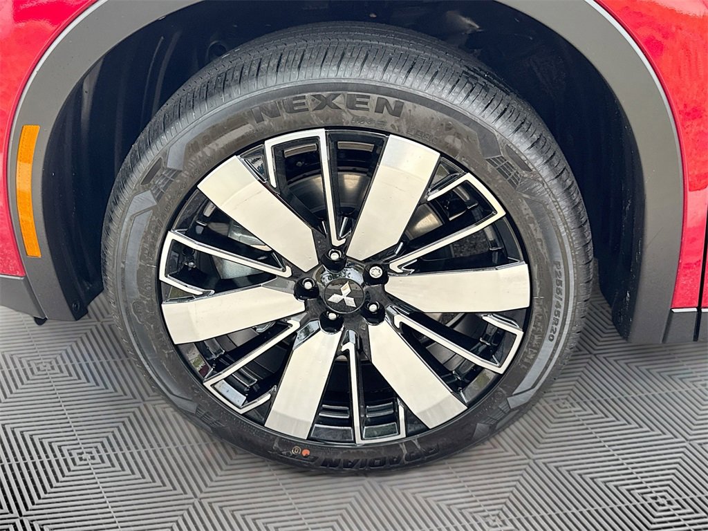 New 2025 Mitsubishi Outlander SE image 34