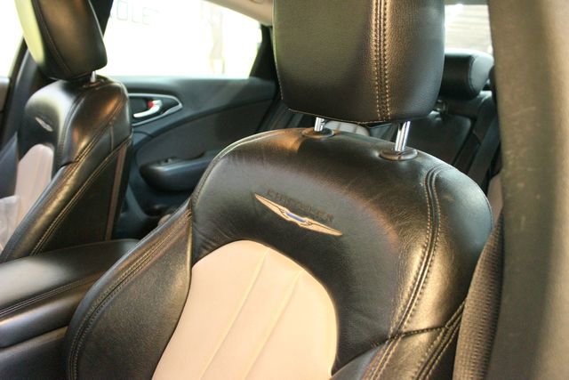 Used 2015 Chrysler 200 Limited w/ Comfort Group FWD image 17