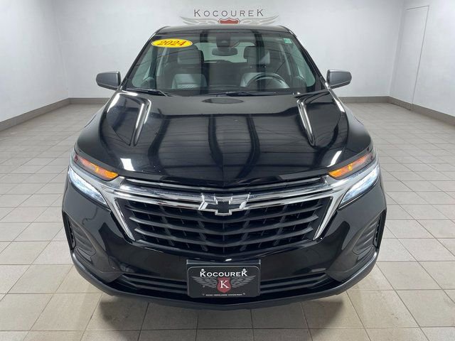 Used 2024 Chevrolet Equinox LS w/ LS Convenience Package AWD/4WD image 2