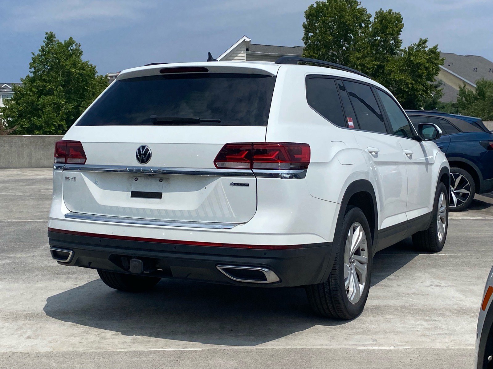 Certified 2023 Volkswagen Atlas SE w/ Panoramic Sunroof Package AWD/4WD image 3