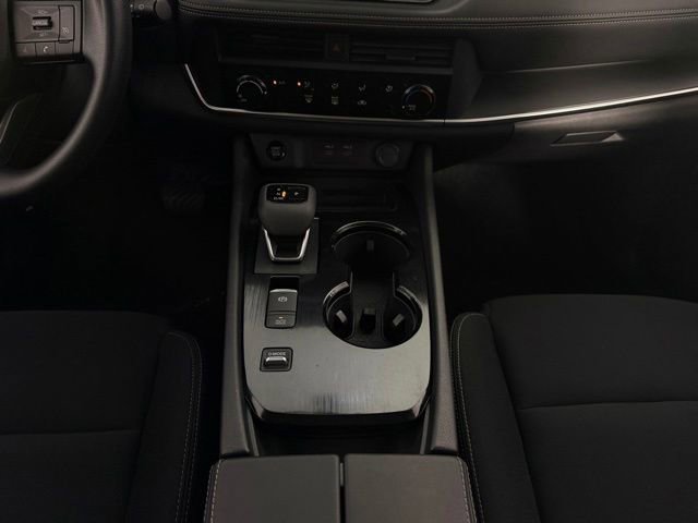 Used 2025 Nissan Rogue S FWD image 22