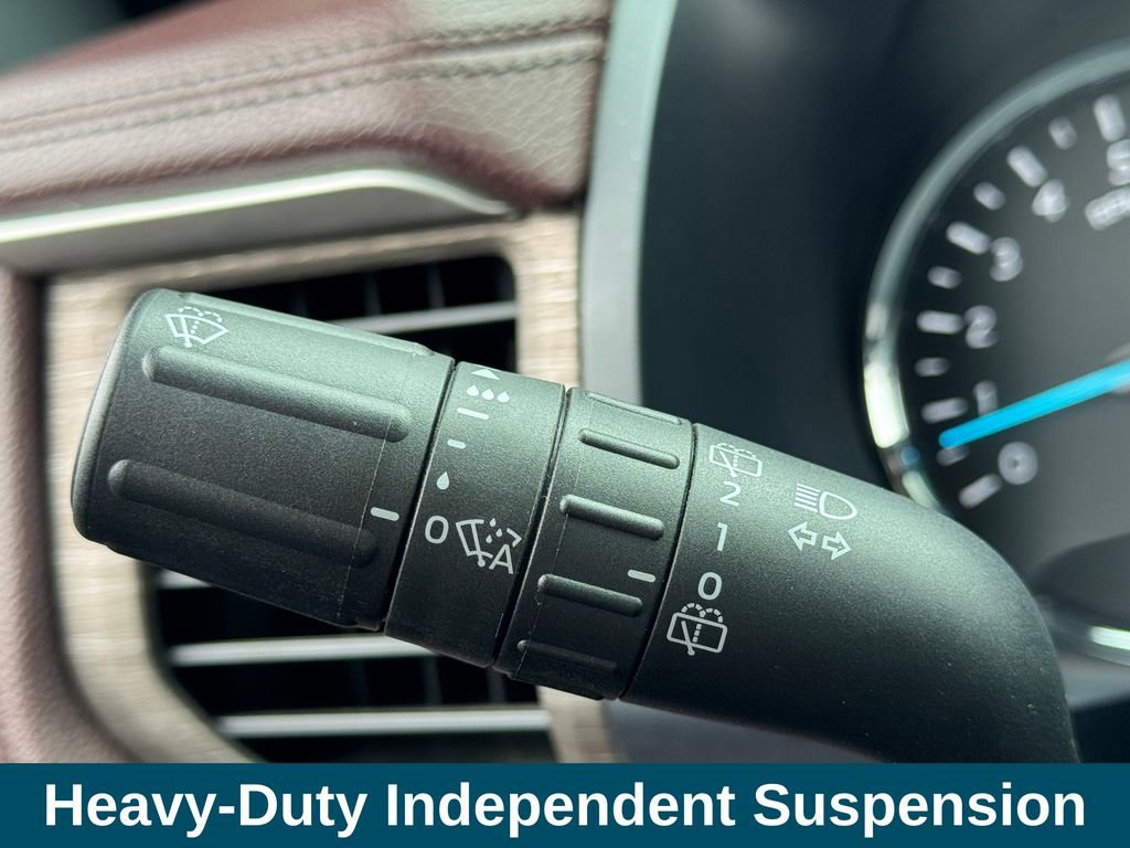 Used 2024 Ford Expedition Limited image 13