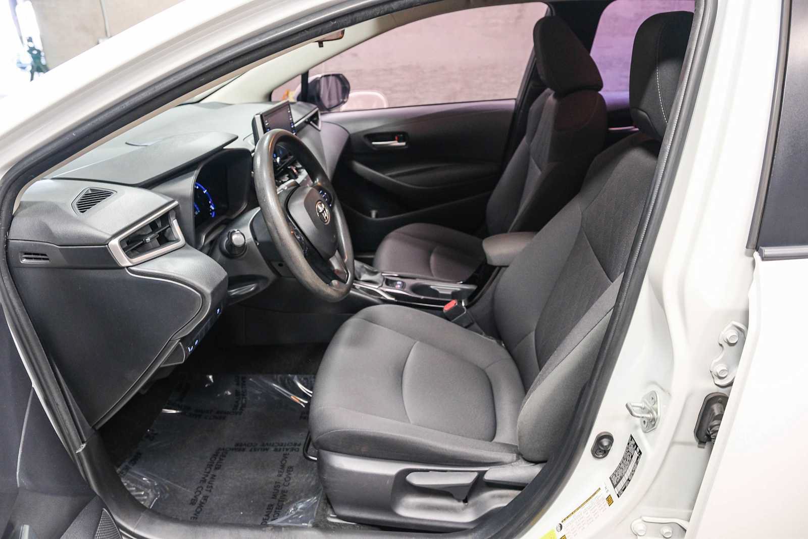 Used 2021 Toyota Corolla LE w/ Carpet Mat Package (TMS) FWD image 22