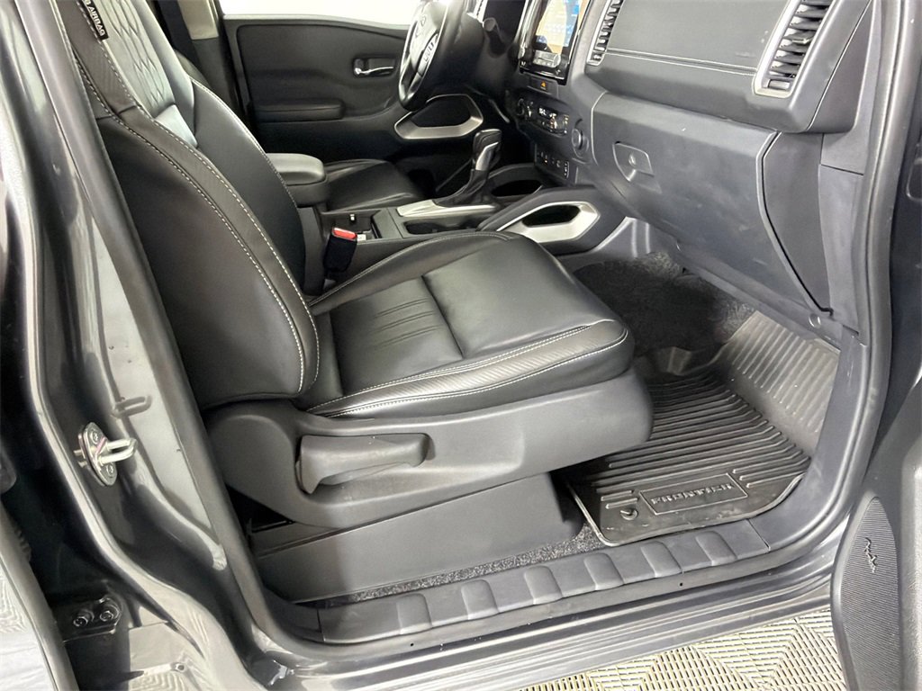 Used 2022 Nissan Frontier SV w/ SV Premium Package image 14