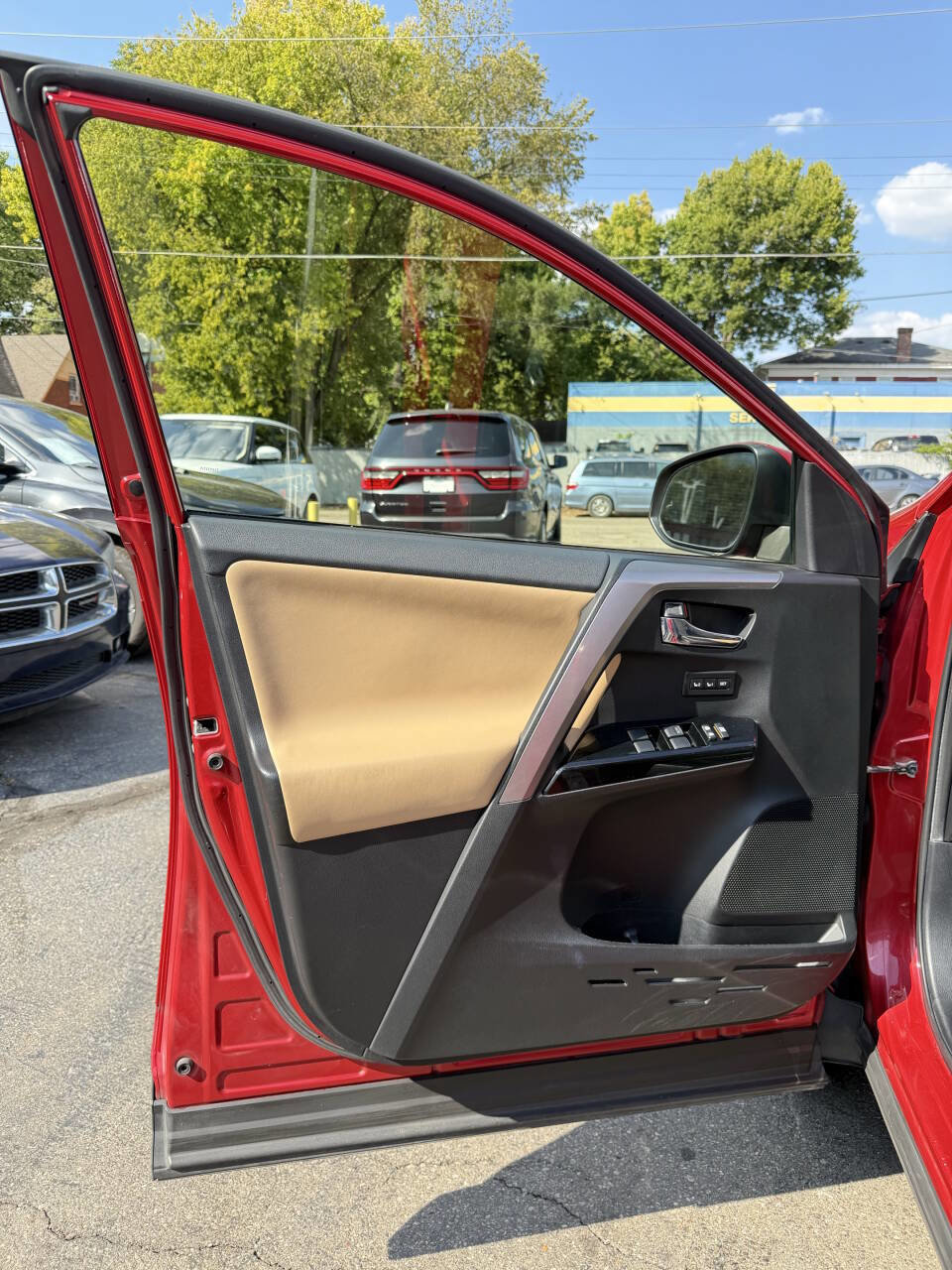 Used 2016 Toyota RAV4 Limited image 9