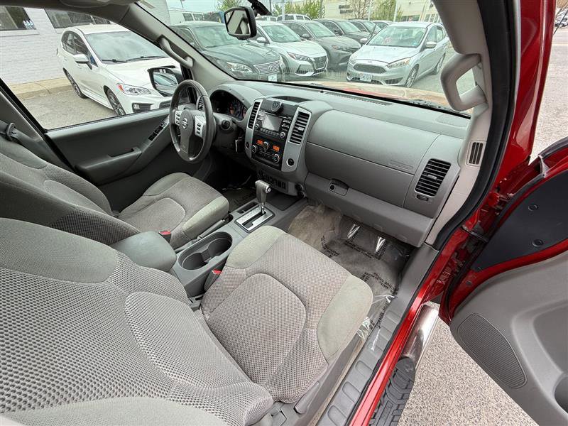 Used 2014 Nissan Frontier SV w/ SV Value Truck Package AWD/4WD image 29