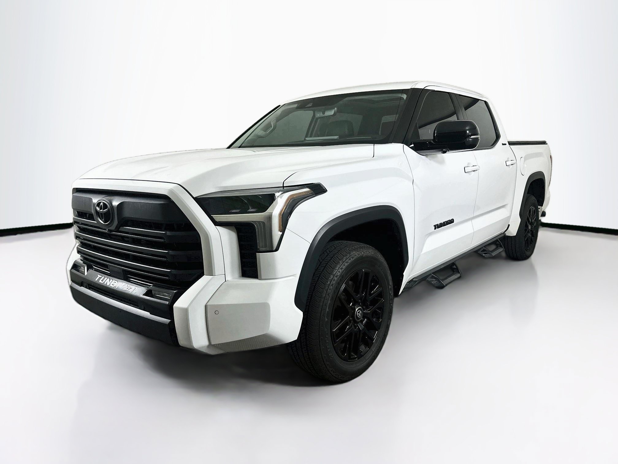 Used 2024 Toyota Tundra Limited AWD/4WD image 3