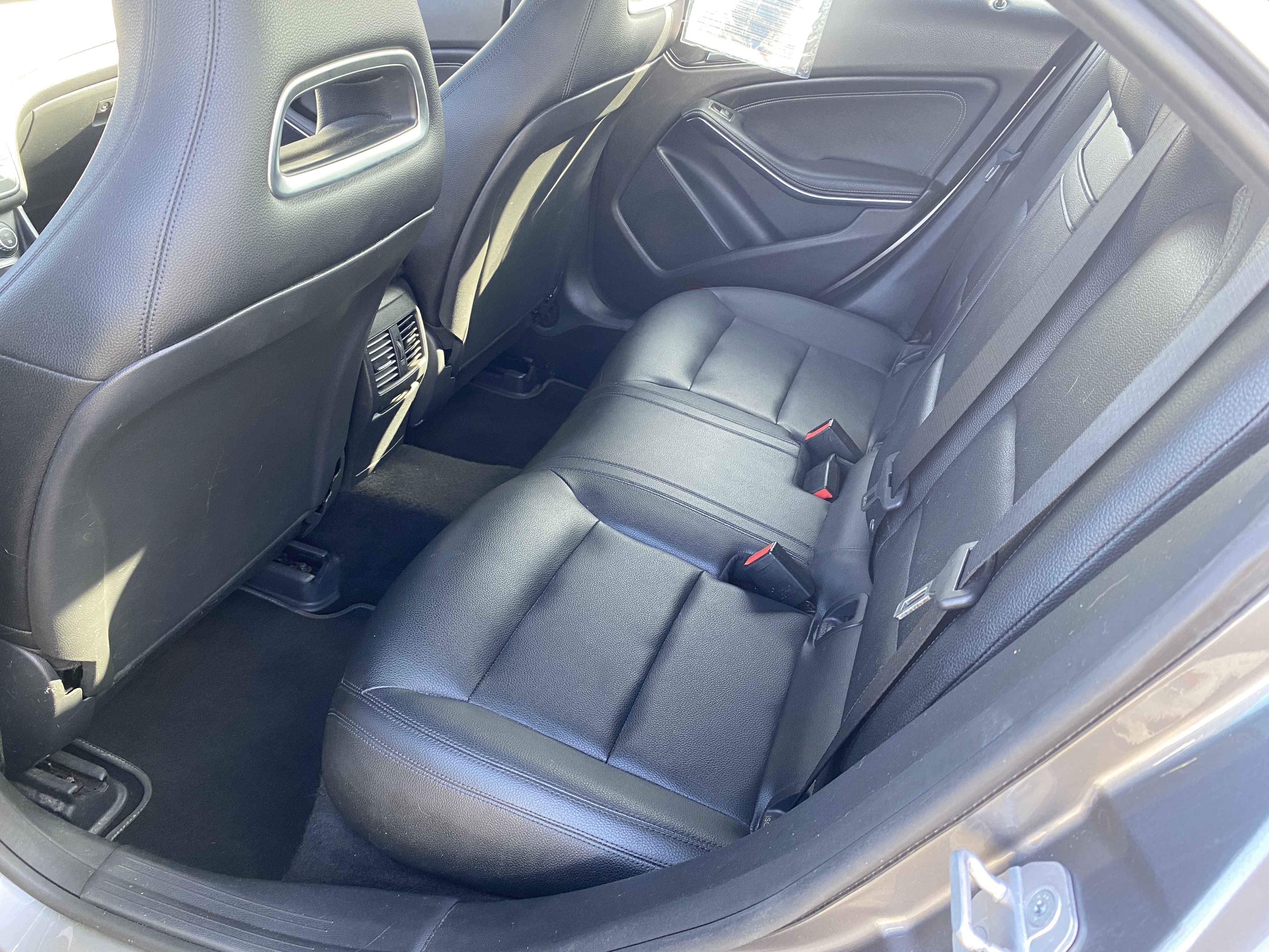 Used 2015 Mercedes-Benz CLA 250 image 16