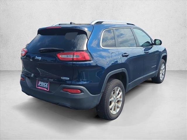 Used 2018 Jeep Cherokee Latitude Plus w/ Cold Weather Group AWD/4WD image 5