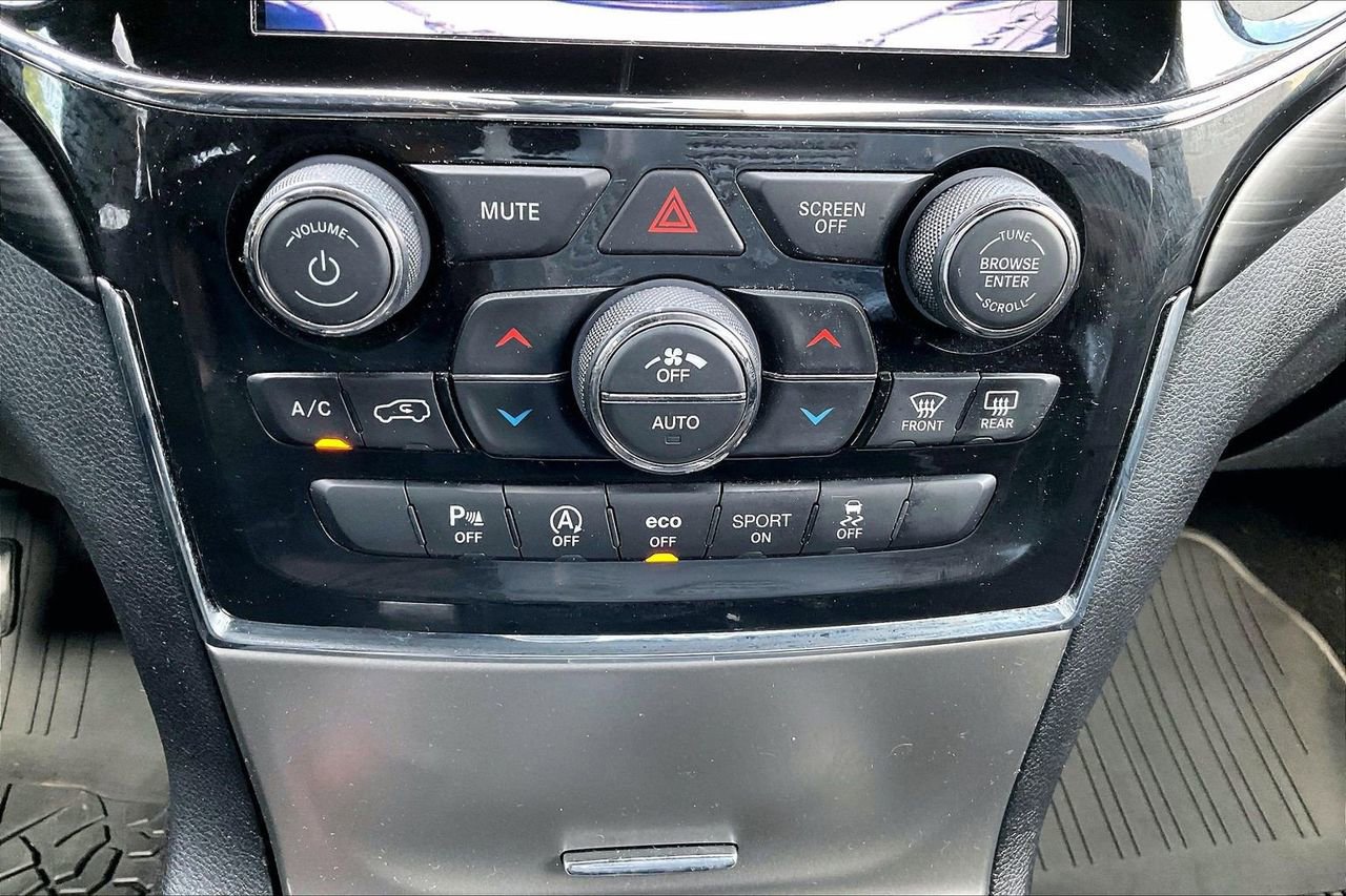 Certified 2021 Jeep Grand Cherokee Laredo X RWD image 19