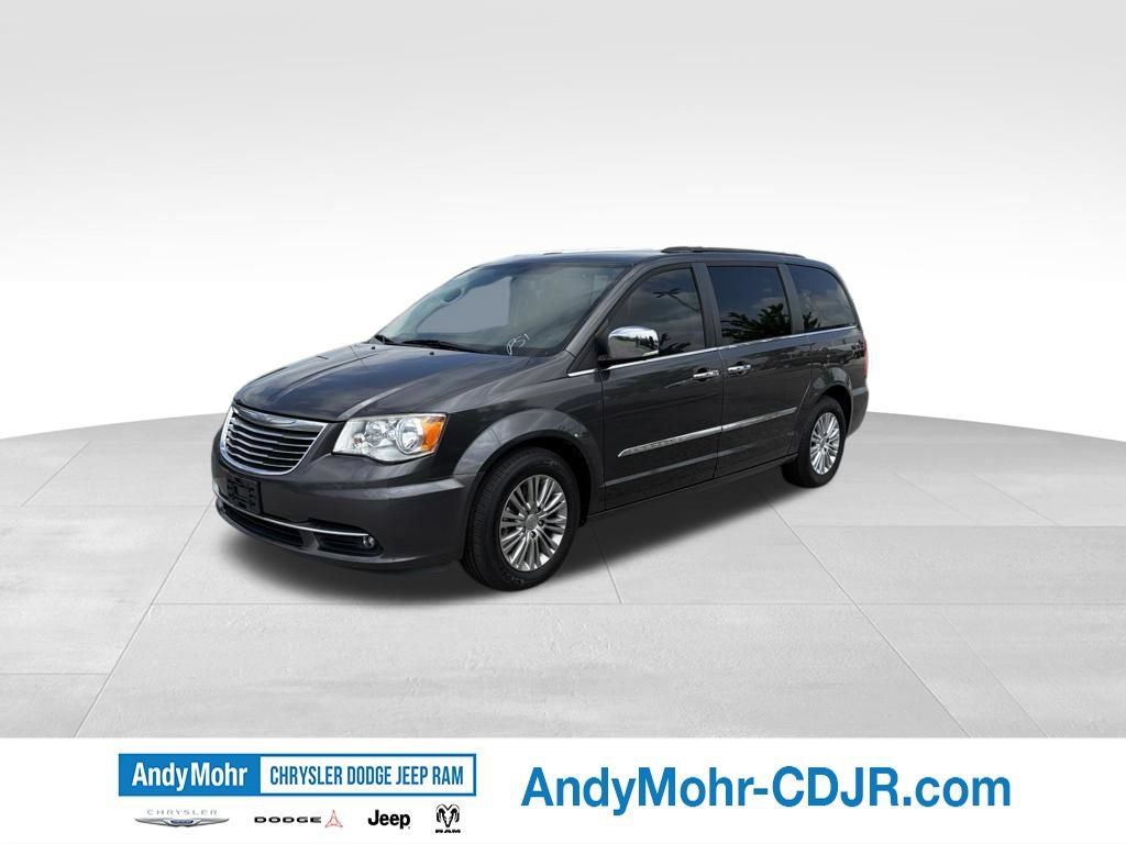 Used 2016 Chrysler Town & Country Touring-L w/ Driver Convenience Group FWD image 3