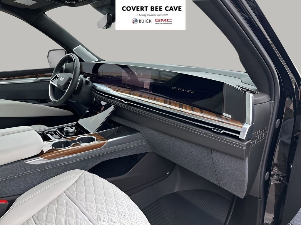 Used 2026 Cadillac Escalade Platinum Sport w/ LPO, Floor Liner Package image 16