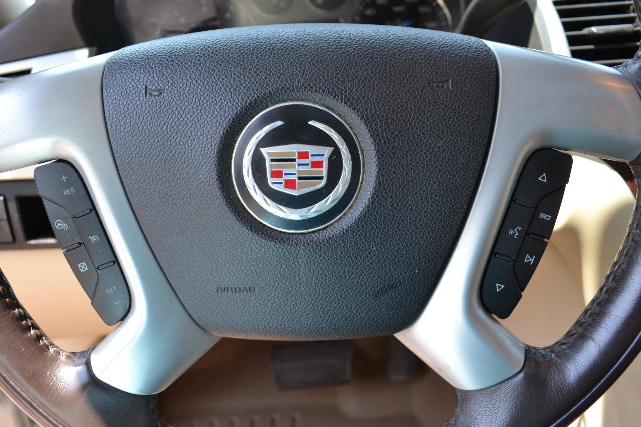Used 2008 Cadillac Escalade EXT AWD/4WD image 16