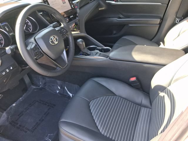 Used 2023 Toyota Camry SE w/ Cold Weather Package FWD image 11